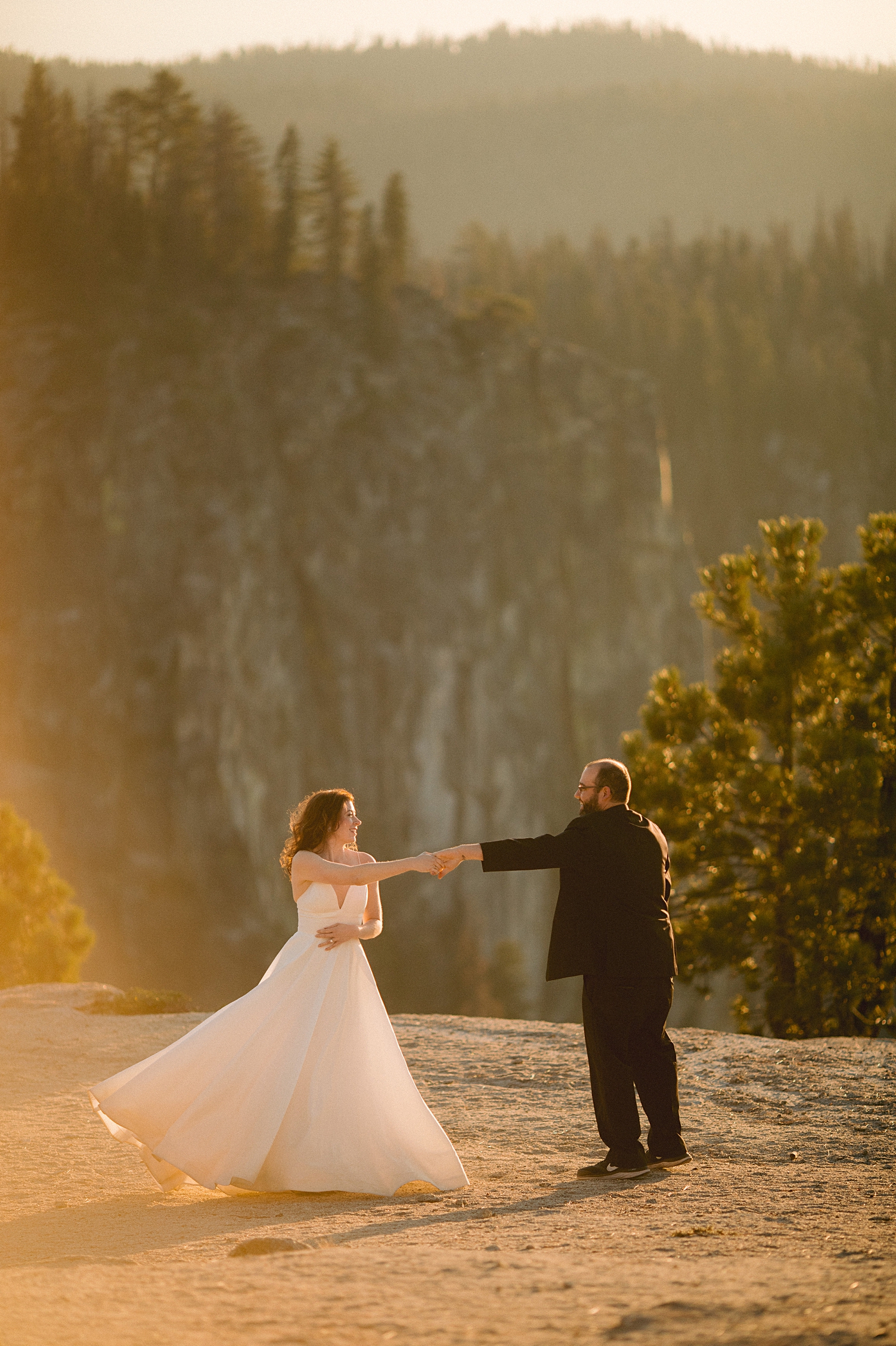 Yosemite Wedding Taft Point Photographer dance