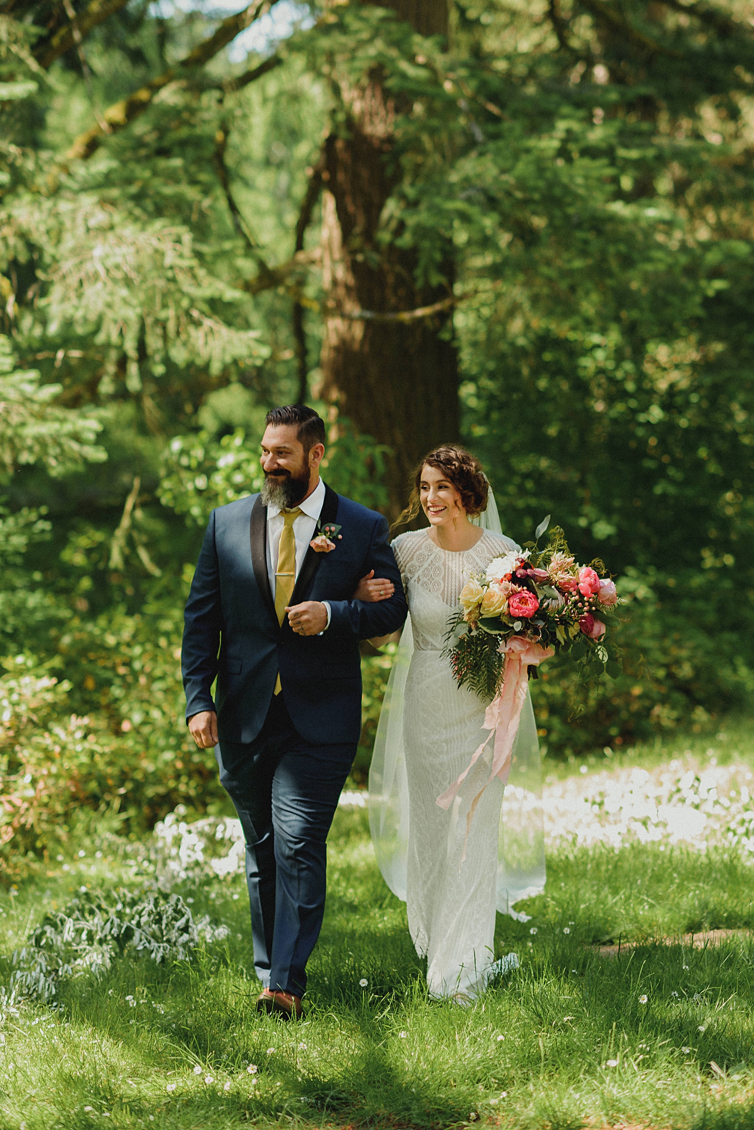 Hoyt Arboretum wedding bride aisle