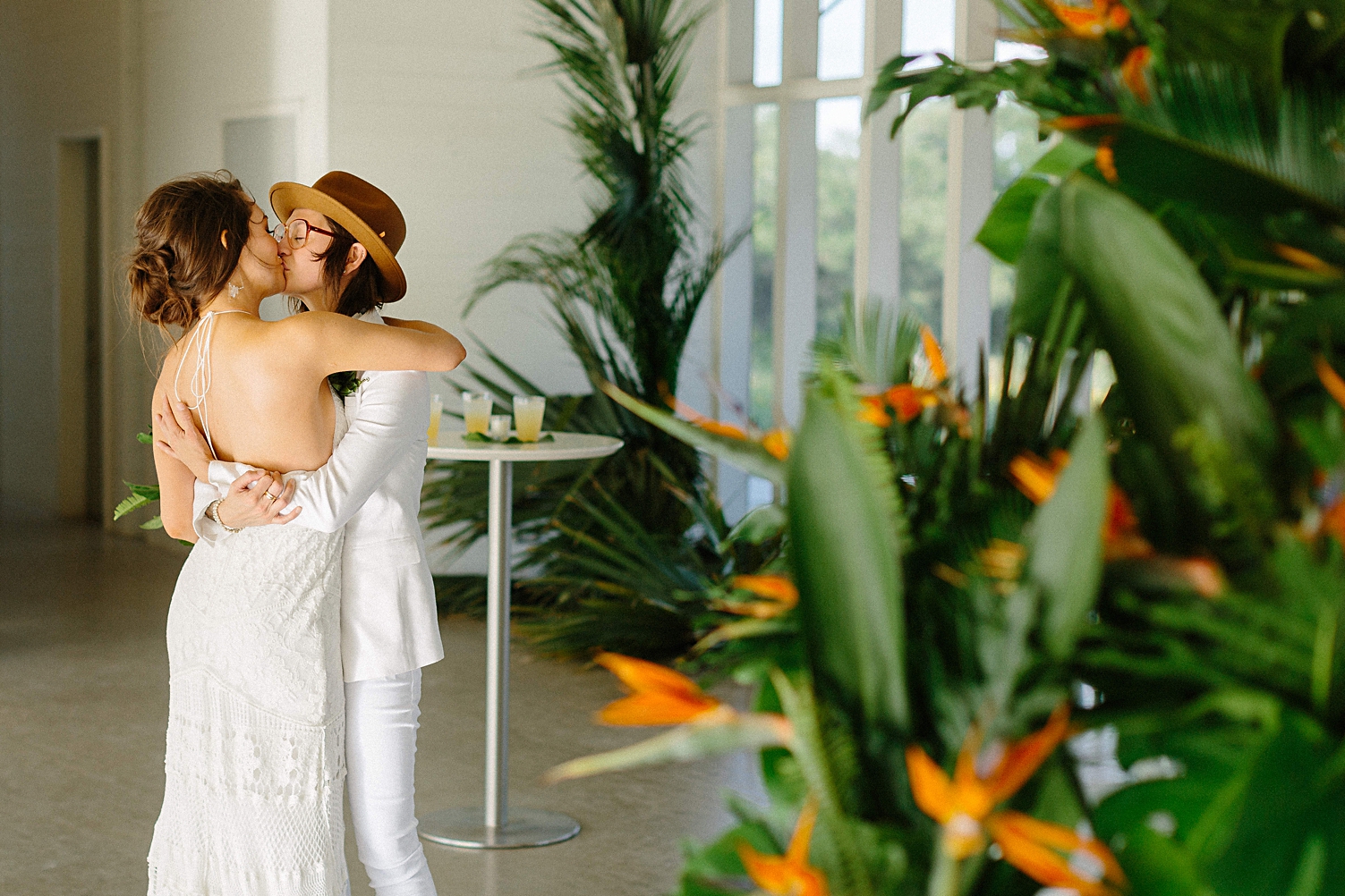 prospect house wedding ceremony austin kiss