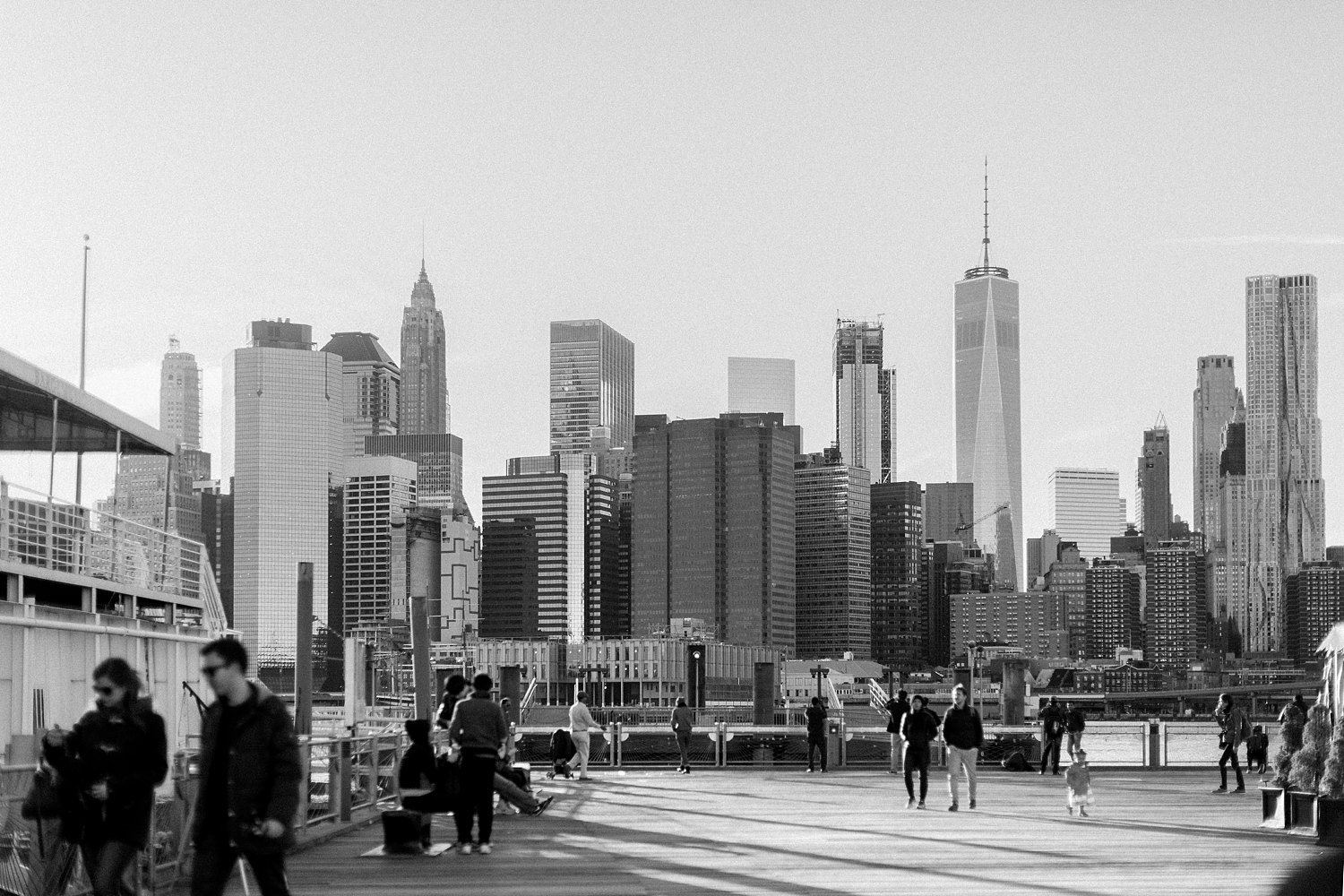 Black and white scene of downtown manhattan skyline from Brooklyn places to visit in New York